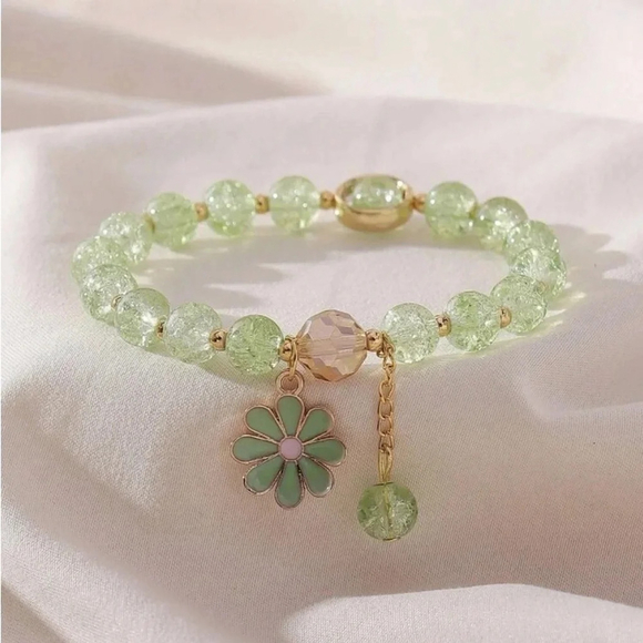 Jewelry - ⚠️Clearance Green And Gold Flower Charm Beaded Bracelet SS